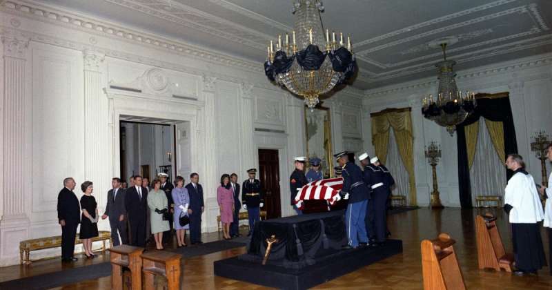 john kennedy arrivo bara alla casa bianca 23 nov 1963