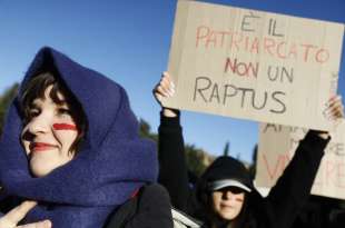 manifestazione contro la violenza sulle donne e il patriarcato a roma 2