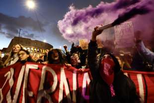 manifestazione contro la violenza sulle donne e il patriarcato a roma 22