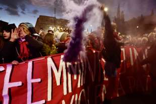 manifestazione contro la violenza sulle donne e il patriarcato a roma 25