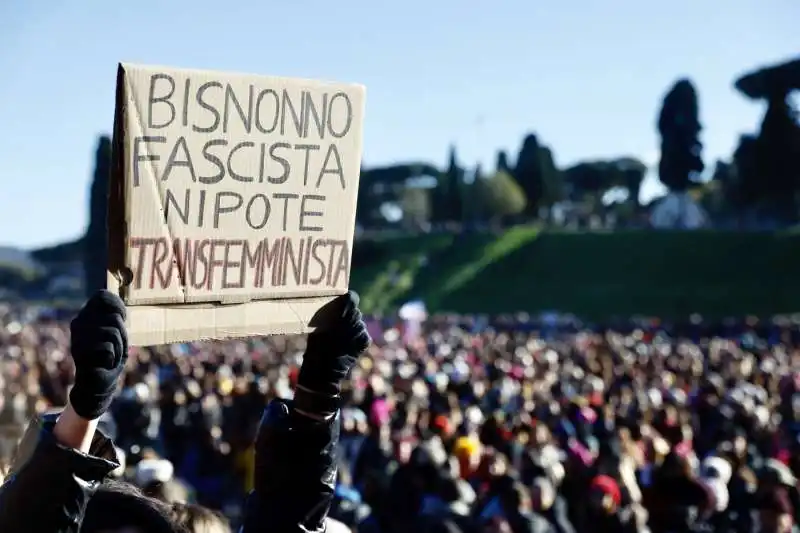 manifestazione contro la violenza sulle donne e il patriarcato a roma   9