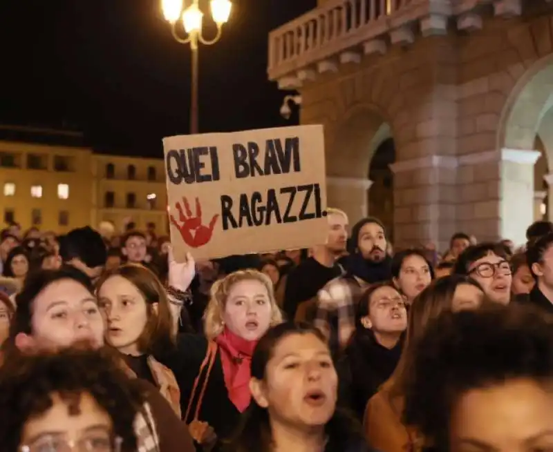 manifestazione dopo la morte di Giulia Cecchettin  patriarcato