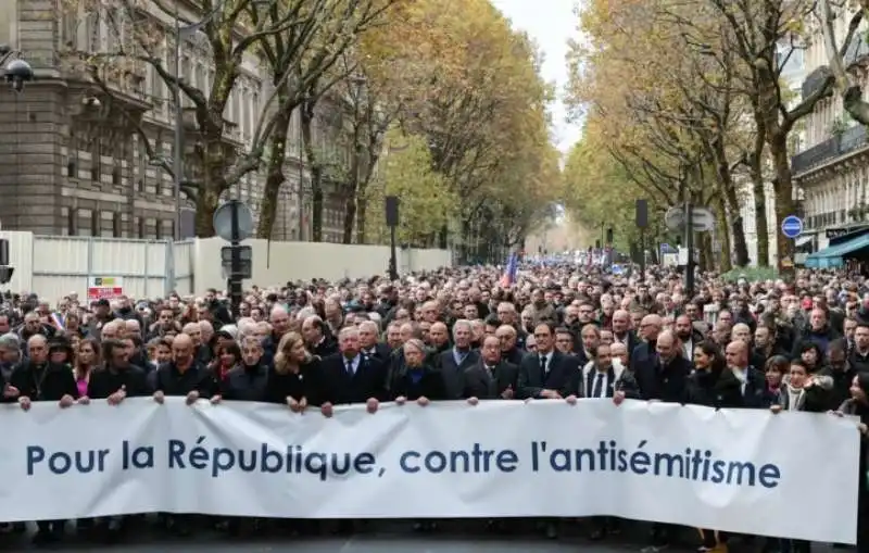 MARCIA CONTRO L'ANTISEMITISMO A PARIGI