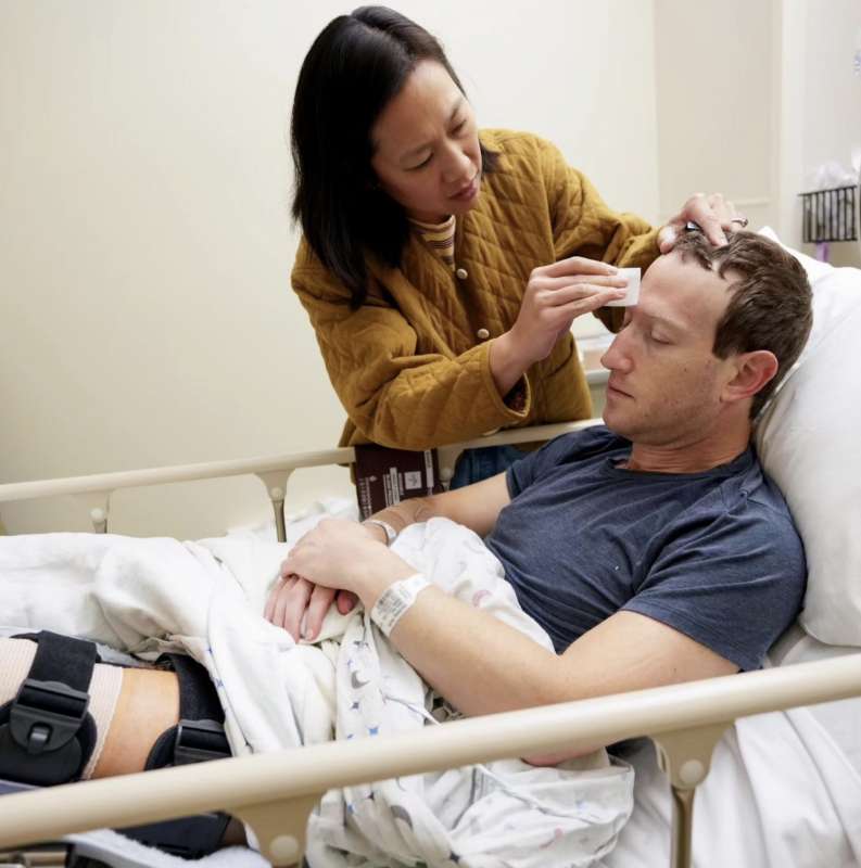 MARK ZUCKERBERG IN OSPEDALE