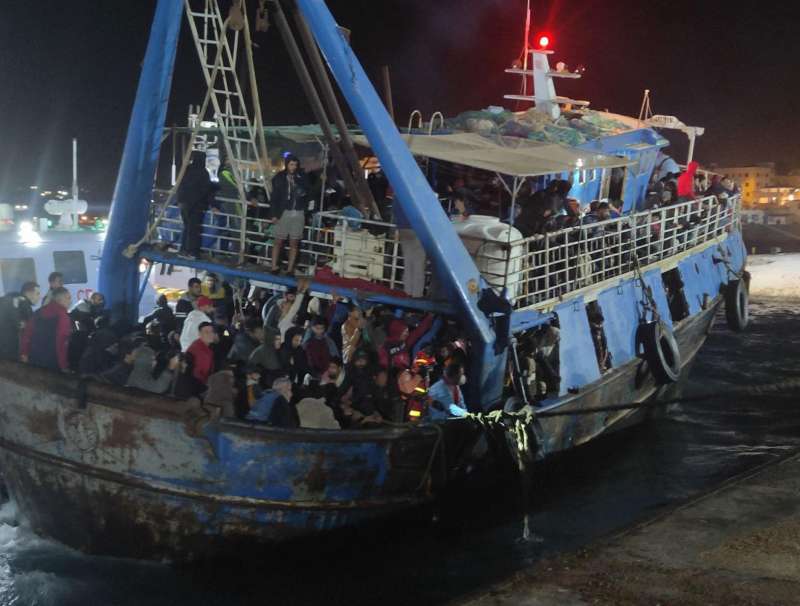 migranti soccorsi a lampedusa 6