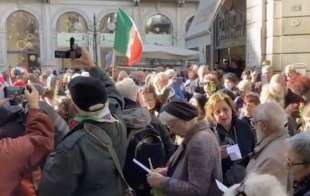 MILANO - FLASH MOB CONTRO LA NOMINA DI GERONIMO LA RUSSA AL PICCOLO TEATRO