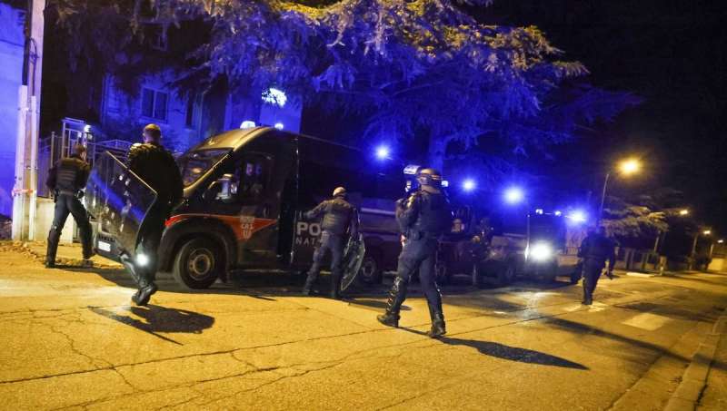 militanti di estrema destra per le strade di romans sur isere 5