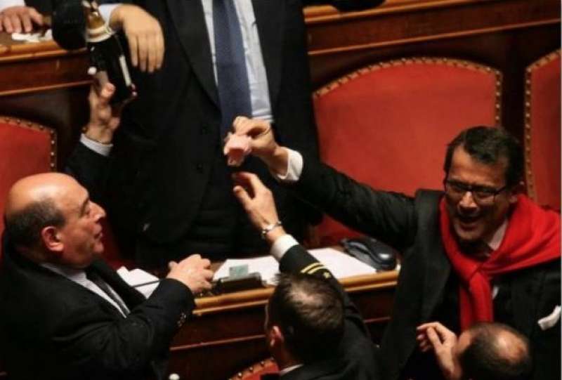 nino strano festeggia la caduta del governo prodi mangiando mortadella nel 2018