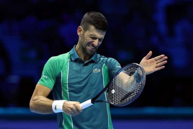 novak djokovic distrugge racchetta 6