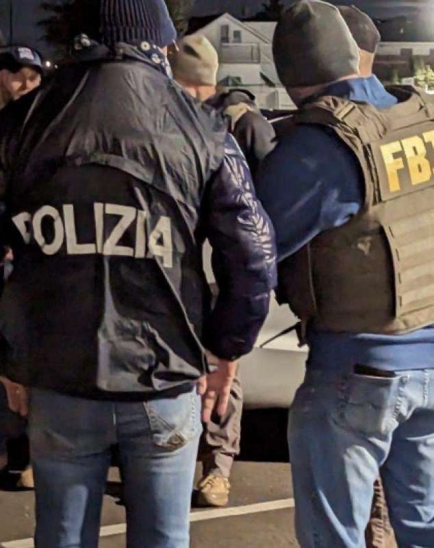 polizia e fbi 6