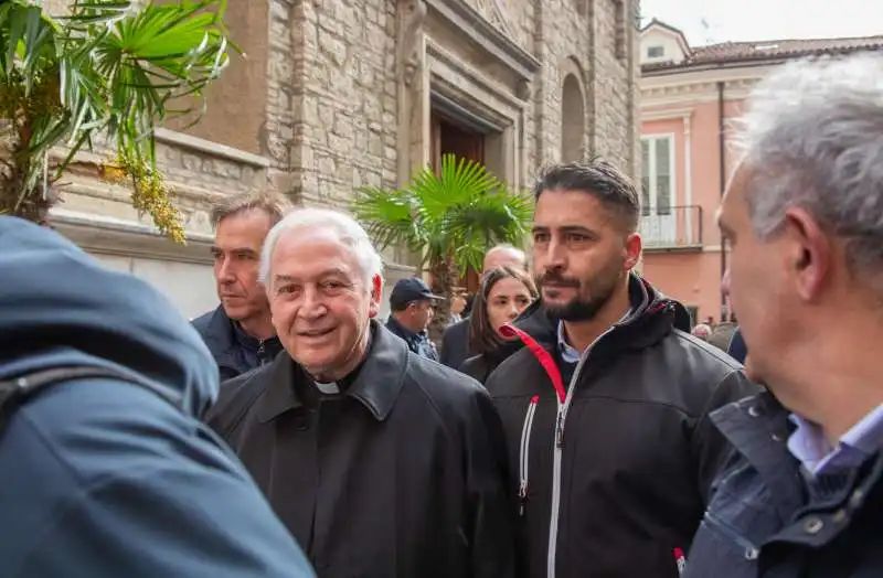 protesta davanti la chiesa dove e stata trovata elisa claps   3