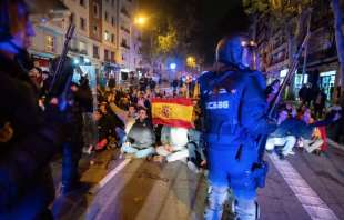 proteste a madrid contro l amnistia ai catalani 2