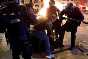 proteste a madrid contro l amnistia ai catalani 6