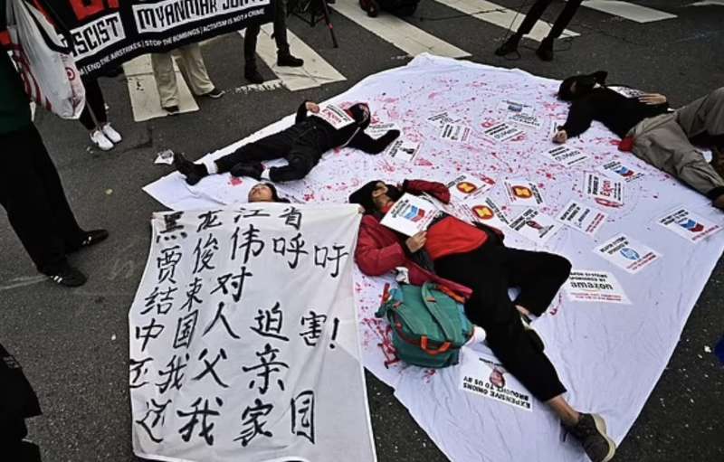 PROTESTE CONTRO XI JINPING A SAN FRANCISCO