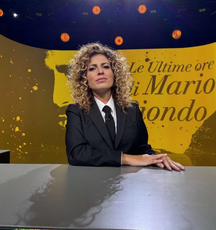 roberta rei le iene presentano inside speciale mario biondo 2