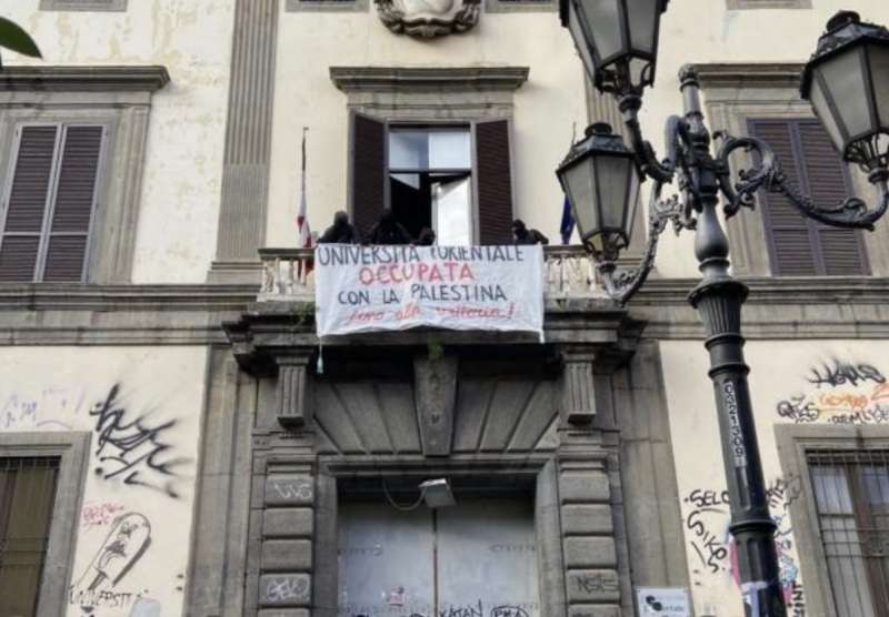 universita orientale di napoli occupata da studenti pro palestina