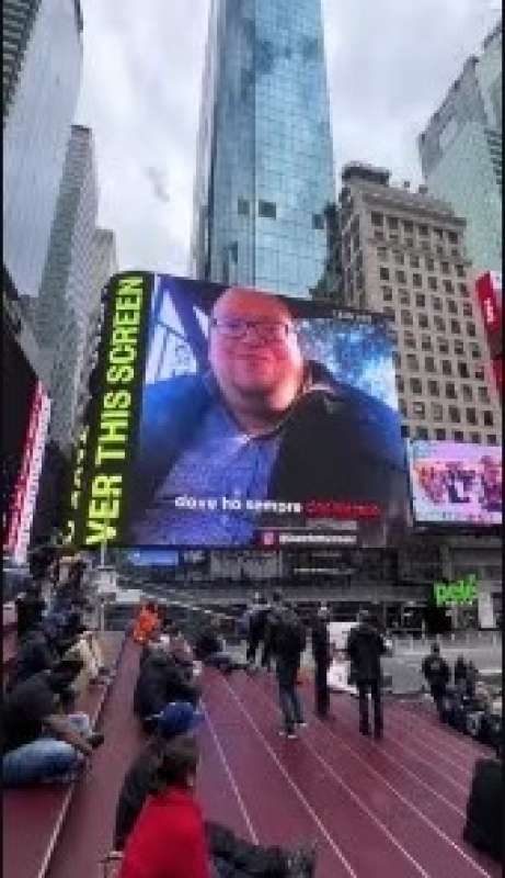 video di youtubo anche io a times square 1