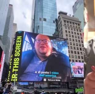 video di youtubo anche io a times square 3