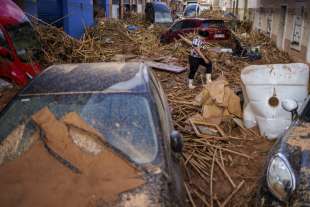 alluvione nella regione di valencia 4 foto lapresse