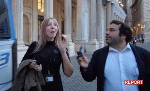 antonella giuli intervistata da giorgio mottola report 5