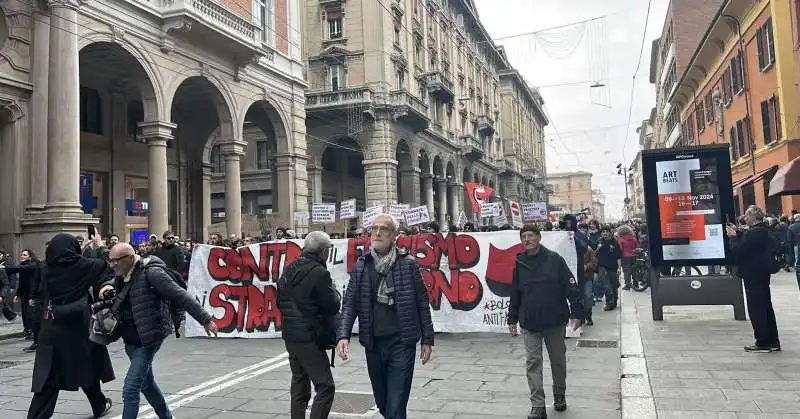 contromanifestazione a bologna