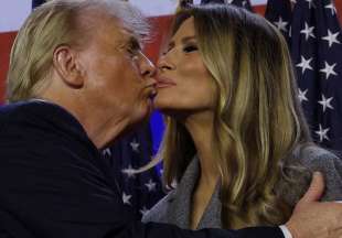 DONALD E MELANIA TRUMP