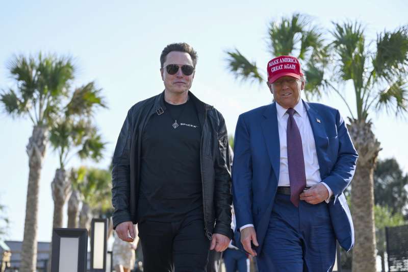 donald trump ed elon musk assistono al lancio di un razzo di spacex foto lapresse 2