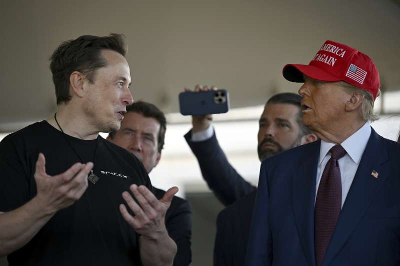 donald trump ed elon musk assistono al lancio di un razzo di spacex foto lapresse 7