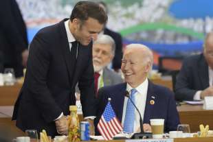 emmanuel macron joe biden g20 rio de janeiro foto lapresse