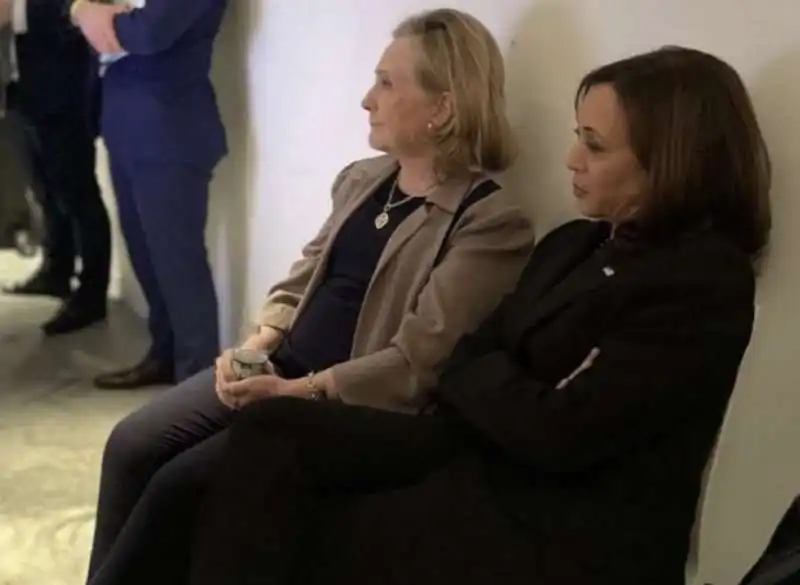 HILLARY CLINTON - KAMALA HARRIS