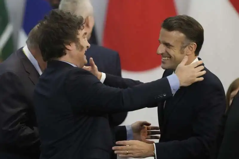 javier milei emmanuel macron   g20 rio de janeiro   foto lapresse