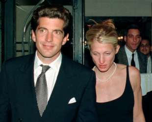 jfk jr e carolyn bessette