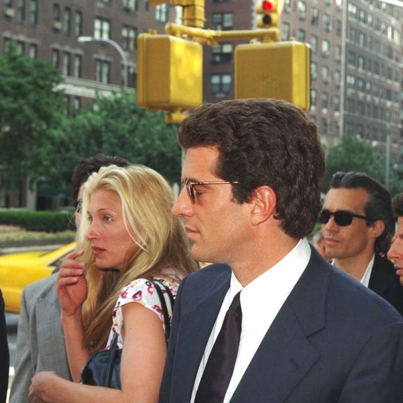 jkf jr e carolyn bessette