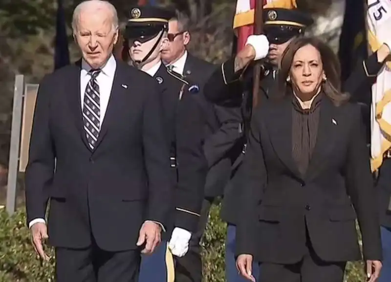  joe biden   kamala harris   veteran day   cimitero di arlington  