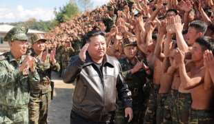 KIM JONG UN - ESERCITO NORDCOREANO