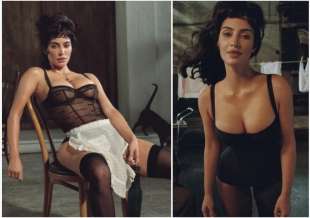 kim kardashian posa per dolce&gabbana x skims 6