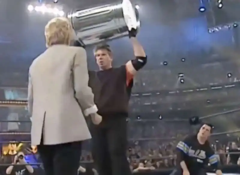 linda mcmahon  vs il marito vince   wwe 