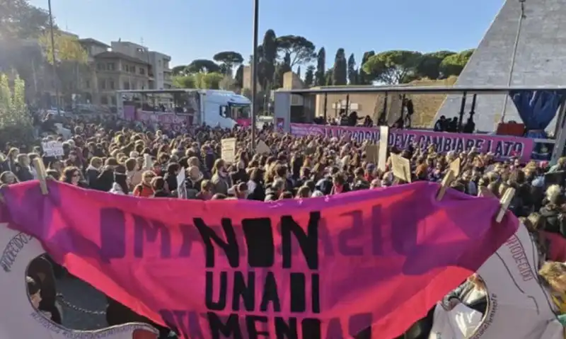 manifestazione contro violenza sulle donne 1