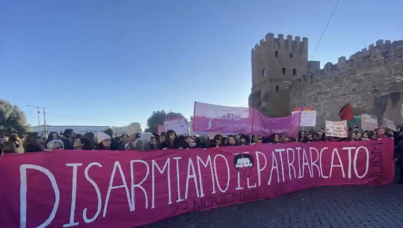 manifestazione contro violenza sulle donne 3