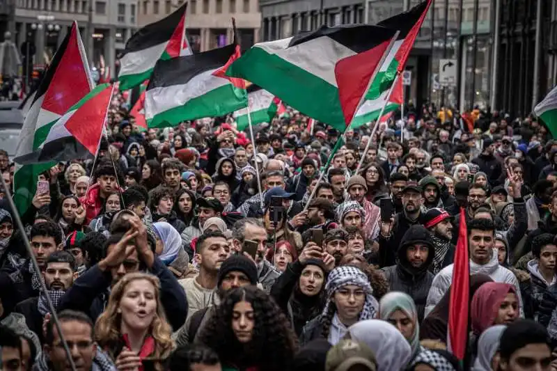 manifestazione pro palestina a milano2