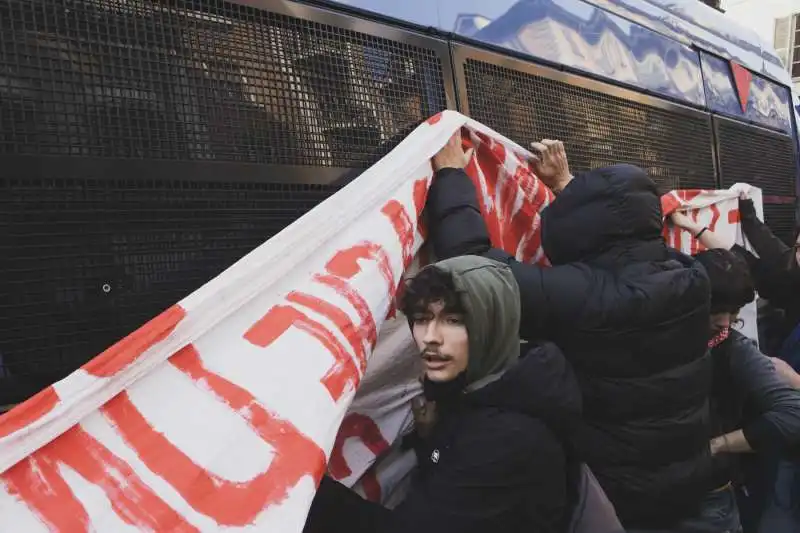 manifestazione pro palestina a torino   16