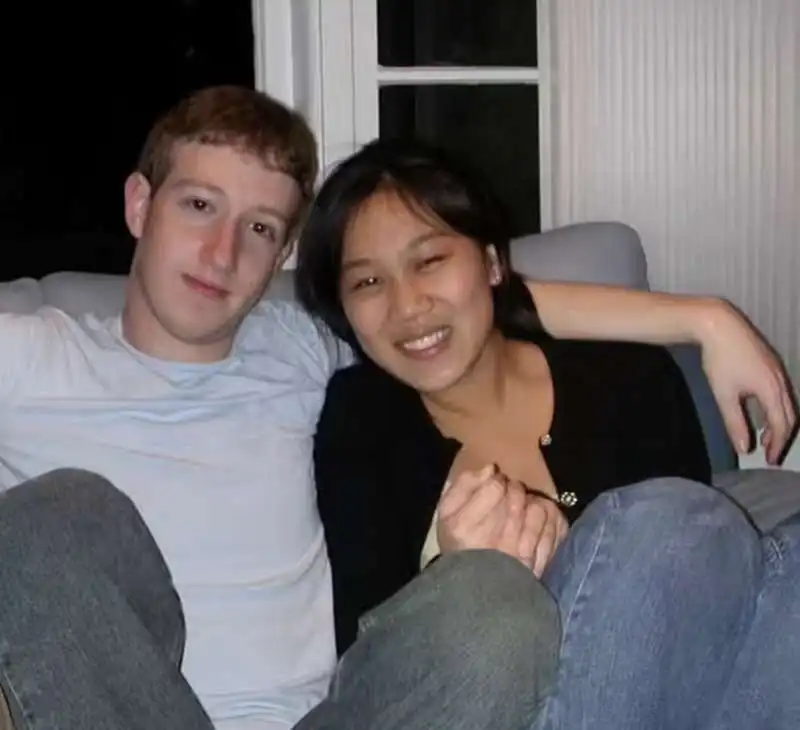 mark zuckerberg e priscilla chan all inizio della loro relazione 