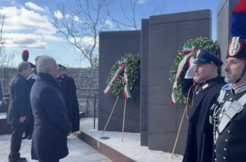 MATTEO PIANTEDOSI E NELLO MUSUMECI AL MONUMENTO PER LE VITTIME DEL TERREMOTO IN IRPINIA