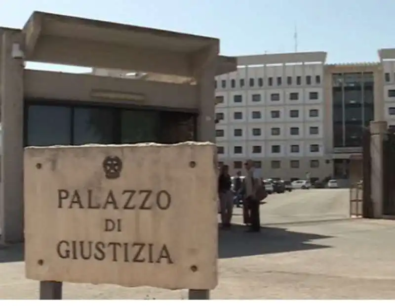 palazzo di giustizia di siracusa 