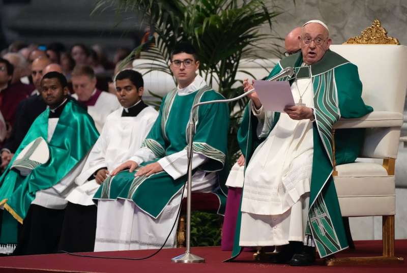 papa francesco alla conclusione della assemblea generale del sinodo dei vescovi foto lapresse