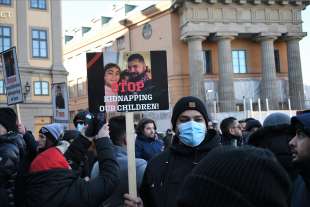 proteste contro i servizi sociali svedesi