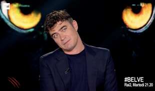 riccardo scamarcio a belve 1