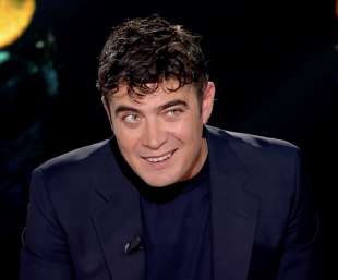 riccardo scamarcio a belve 2