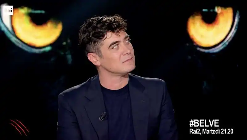 riccardo scamarcio a belve   