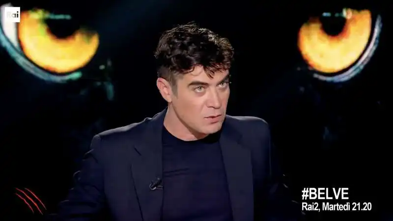 riccardo scamarcio a belve   9